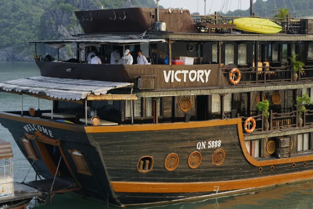 Ha Long Bay Cruise View