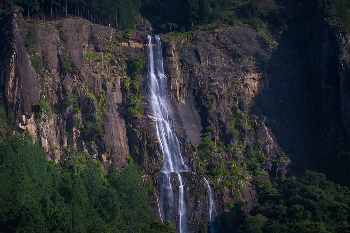 Bambarakanda Falls