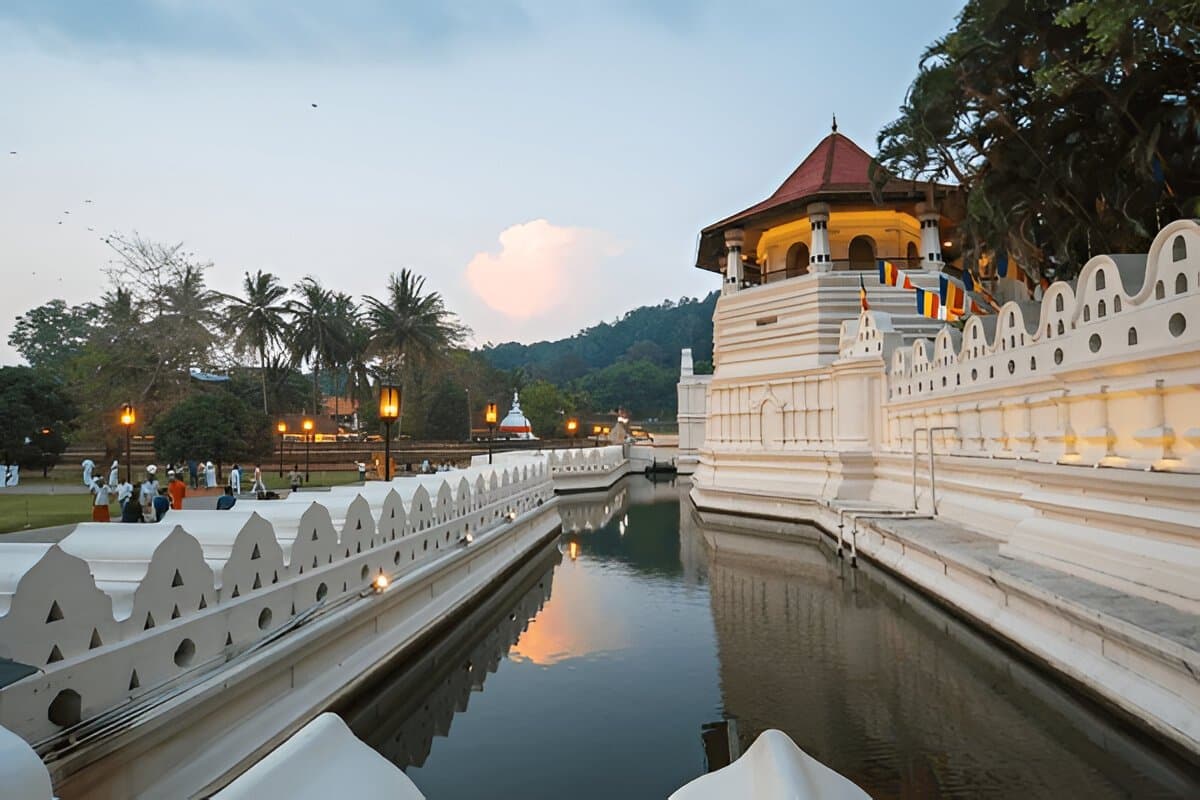 The Temple of the Sacred Tooth Relic