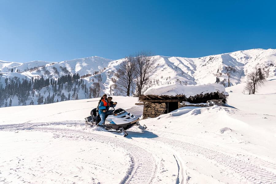 Snowmobiling in Gulmarg