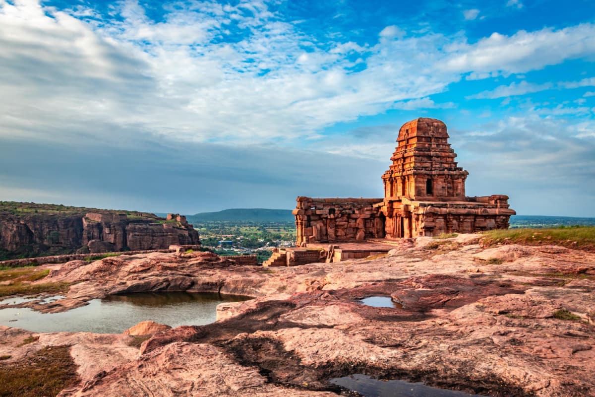 Tourist Places in Karnataka: 15 Best Destinations to Explore