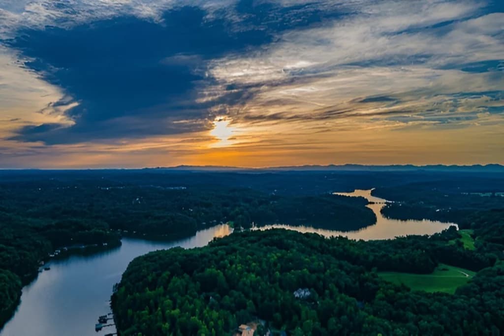Relax by the Waters of Lake Lanier